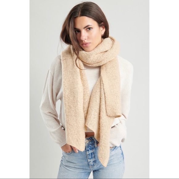 Garage cream coloured scarf! - Picture 1 of 6
